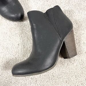 Fergalicious Womens Panther Punch Bootie Black Ankle Boots Size 7.5 M